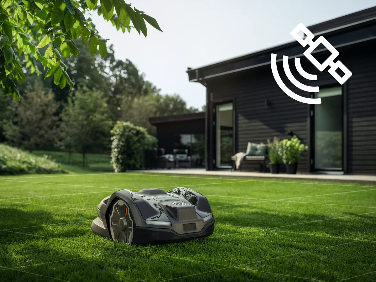 Koszenie po GPS Robot koszący automower.webp