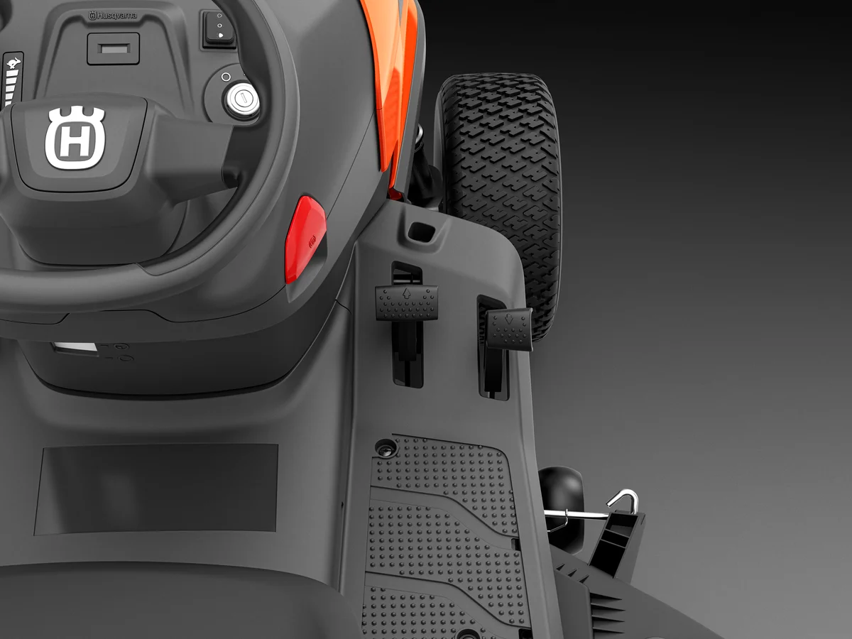 Pedały traktorek husqvarna.webp