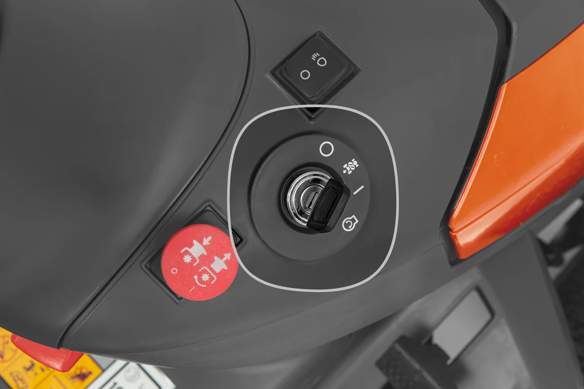 start kluczykiem traktor husqvarna.webp